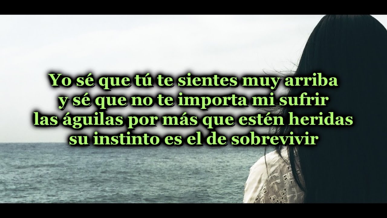 con la mano en la biblia letra